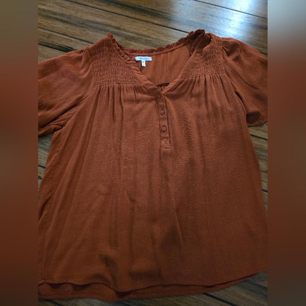 Women's Rust Top Maurices Size Small